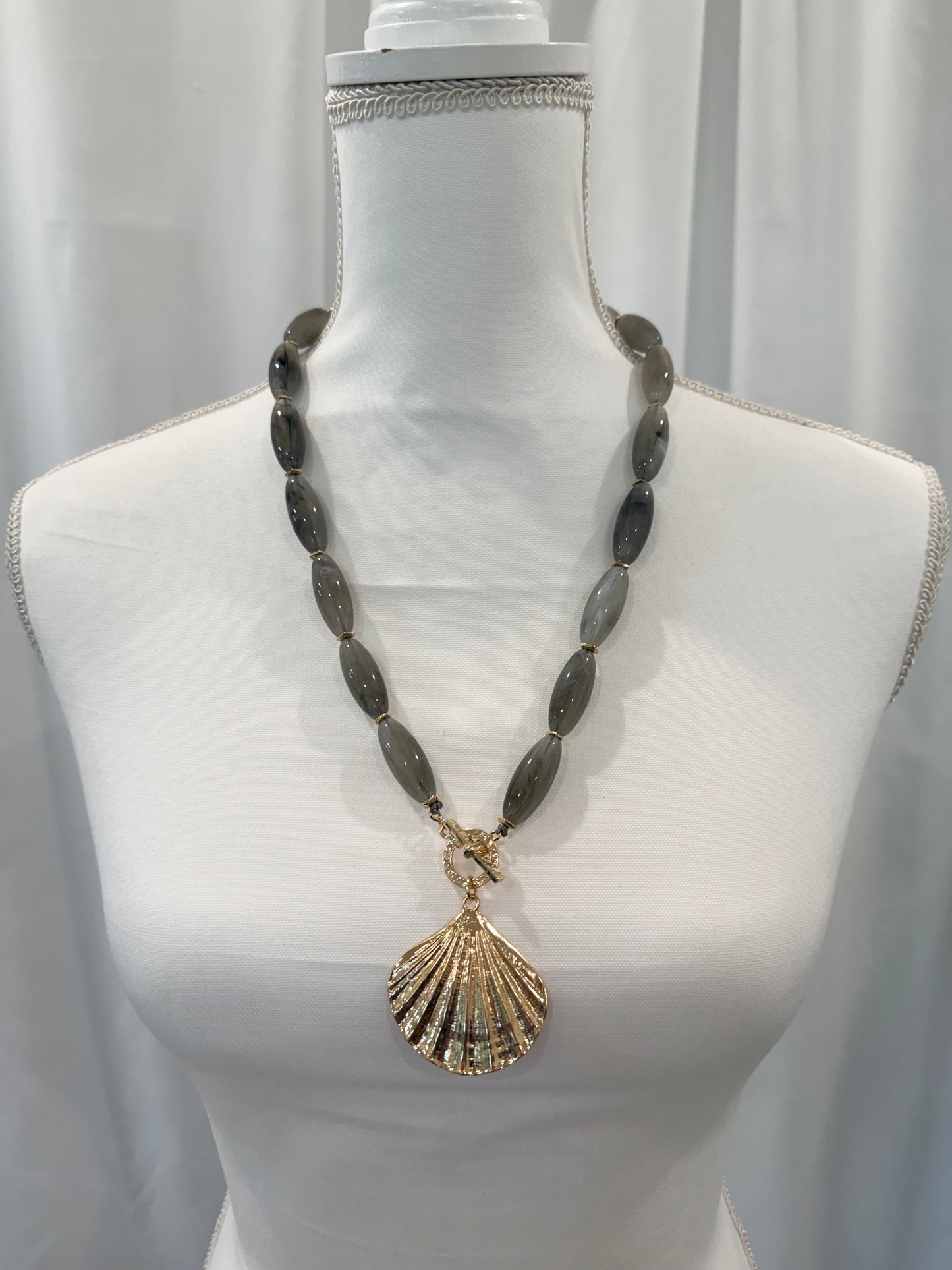 Mary Necklace